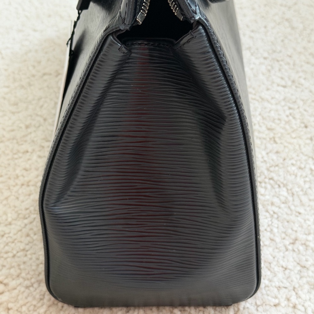 Louis Vuitton Black Electric Epi Brea MM - Picture 7 of 14